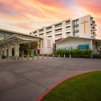 Exterior of Queen of the Valley Hospital